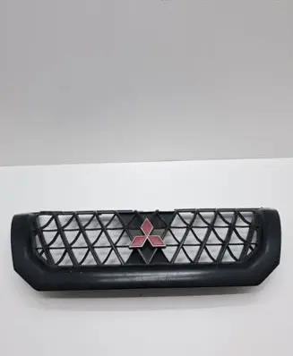 Mitsubishi Pajero Sport I Front bumper upper radiator grill MR478595