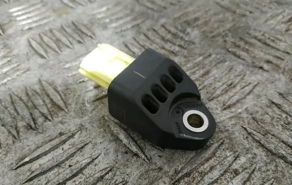 Toyota Urban Cruiser (XP110) Airbag deployment crash/impact sensor 8983133020