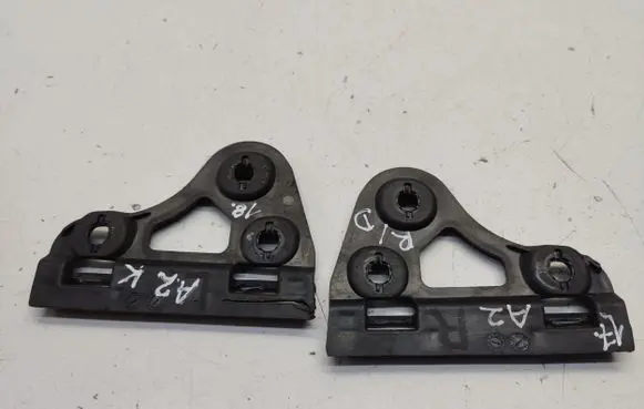Audi A2 Fender mounting bracket 8Z0821250A 8Z0821250 8Z0821249A