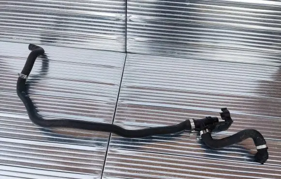 BMW 5 G30 G31 Engine coolant pipe/hose 9299660 16383510