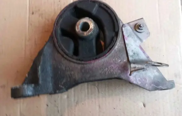 Opel Signum Gearbox mount V04636
