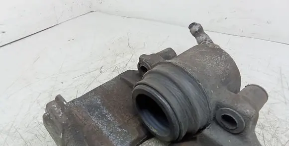 Volkswagen Jetta V Front brake caliper 581
