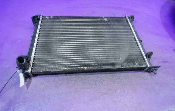 Renault Laguna I Coolant radiator
