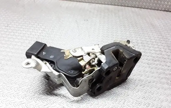 Suzuki Grand Vitara I Loading door lock 
