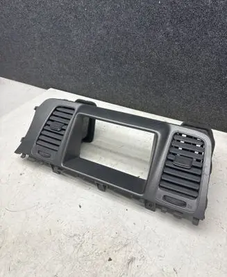 Radio/GPS head unit trim