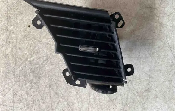 Iveco Daily 6th gen Dashboard air vent grill cover trim 227014