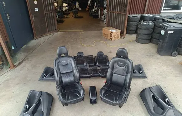 Volvo V40 Seat and door cards trim set 