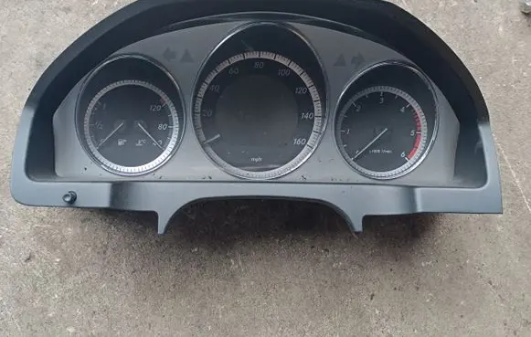 Mercedes-Benz C W204 Speedometer (instrument cluster) A2045408348