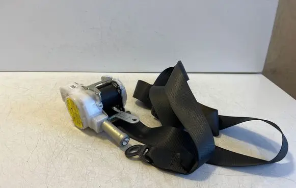 Toyota Corolla E210 E21 Front seatbelt 7P4200P 547864