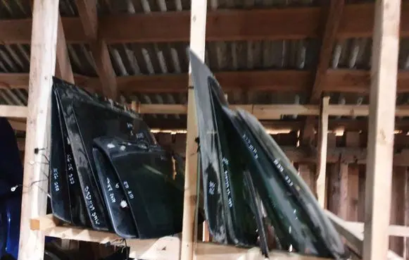 Mitsubishi L200 Rear windscreen/windshield window NOCODE