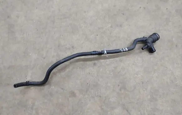 Volkswagen Jetta VI Engine coolant pipe/hose