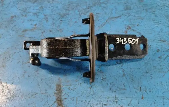 Volvo XC70 Tailgate/trunk/boot hinge 31298104