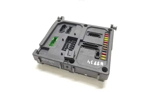 Ford Galaxy Fuse module 7M3962258E YM2114B205AB S110730100D