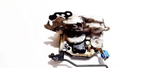 Nissan Sunny Front door lock