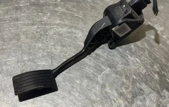 Peugeot 508 Accelerator throttle pedal 9672091280