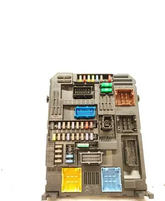 Citroen C4 Cactus Fuse module 9819851280