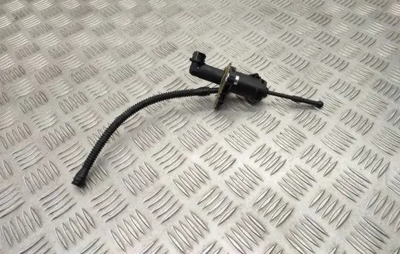 Clutch slave cylinder
