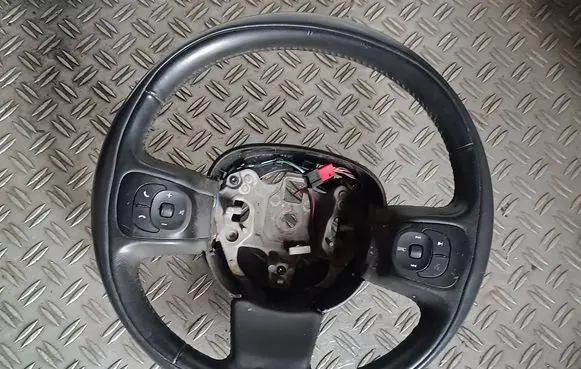 Fiat 500L Steering wheel