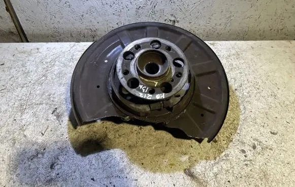 Mercedes-Benz E W212 Rear wheel hub