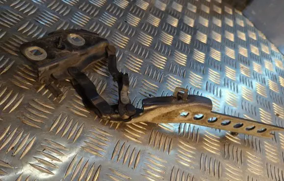 Audi A8 S8 D3 4E Engine bonnet/hood hinges 4E0823302