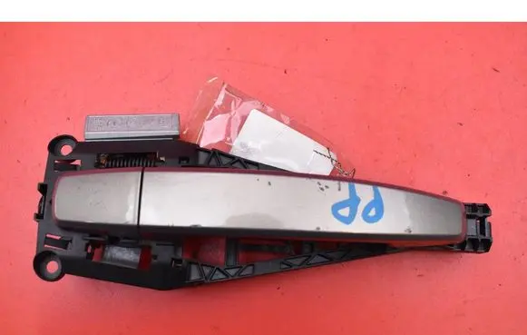 Opel Meriva B Front door exterior handle 13271966