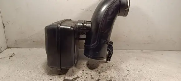 BMW 5 F10 F11 Intake resonator 13718512249