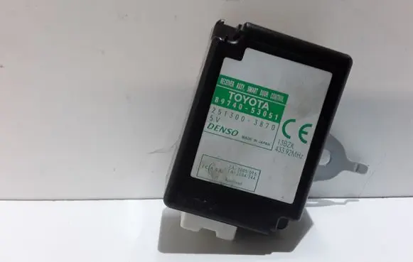 Lexus IS 220D-250-350 Door control unit/module 8974053051
