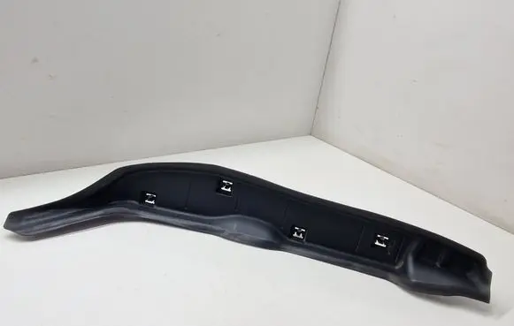 BMW i4 Fender end trim 7946060