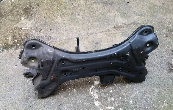 KIA Sportage Front subframe 624012Y630