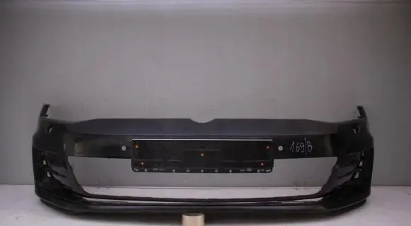 Volkswagen Golf VII Front bumper