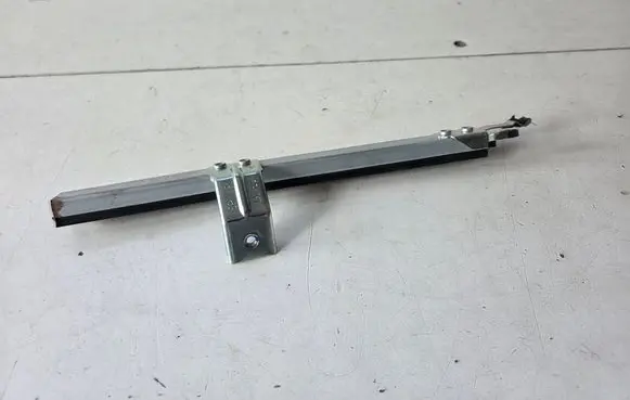 Nissan Juke II F16 Rear door windshield rail 