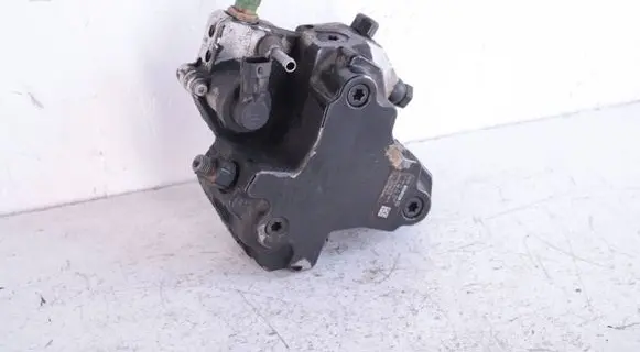 Volvo XC70 Fuel injection high pressure pump 30756125 0445010111