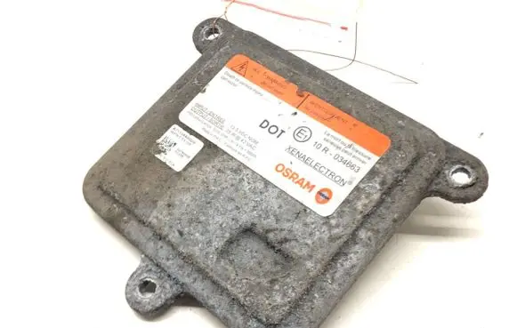 Jaguar XF Voltage converter/converter module 10R034663