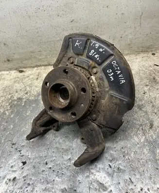 Skoda Octavia Mk1 (1U) Front wheel hub