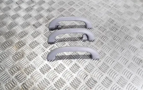 Peugeot 607 A set of handles for the ceiling 