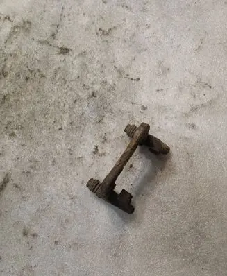 Audi 80 90 S2 B4 Brake caliper pad carrier rear 