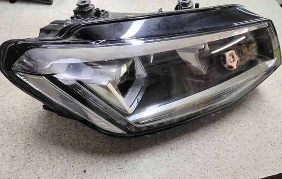 Volkswagen Caddy Headlight/headlamp 2K1941032B