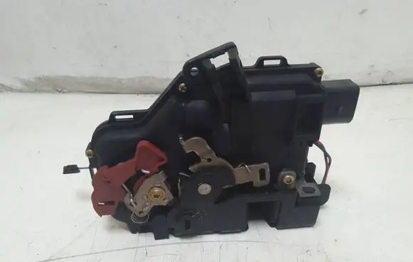 Audi A2 Rear door lock 870839015A
