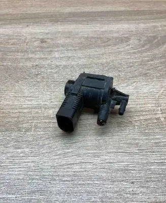 Volkswagen PASSAT B6 Turbo solenoid valve 1J0906283C