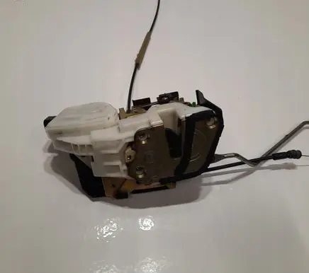 Mitsubishi Pajero Front door lock RP5PIN