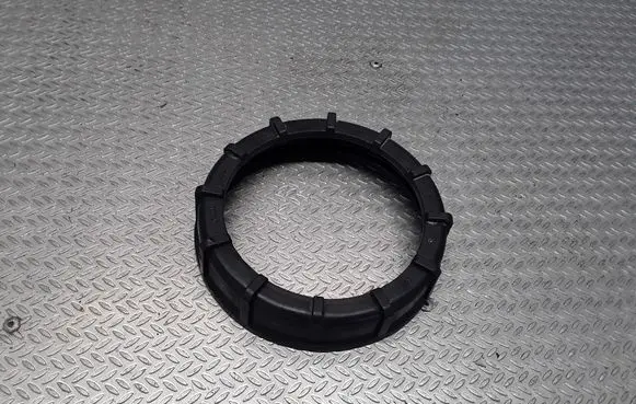 Volkswagen Transporter - Caravelle T5 In tank fuel pump screw locking ring/nut 