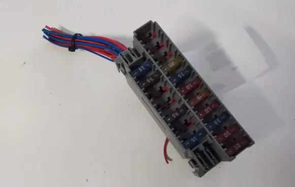Volvo V70 Fuse module 8622520