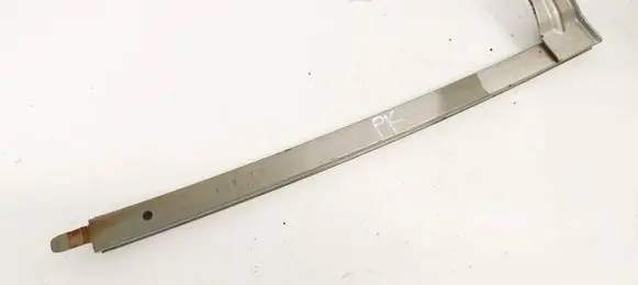 Toyota Corolla Verso E121 Front door glass trim molding L2AX1