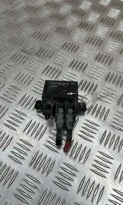 Mercedes-Benz E W211 Charging relay A0025423819
