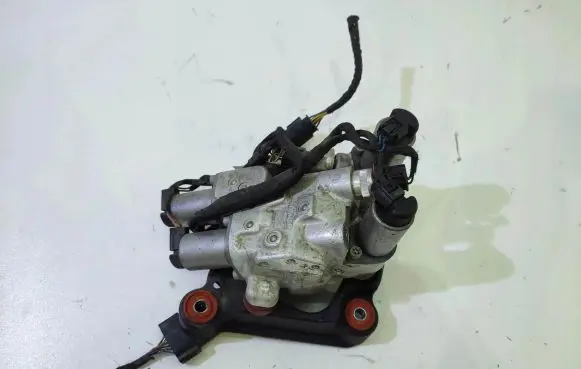 BMW 7 F01 F02 F03 F04 Air suspension compressor/pump 
