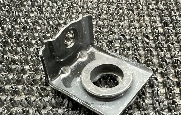 Infiniti QX60 L50 Radiator mount bracket M15872813260