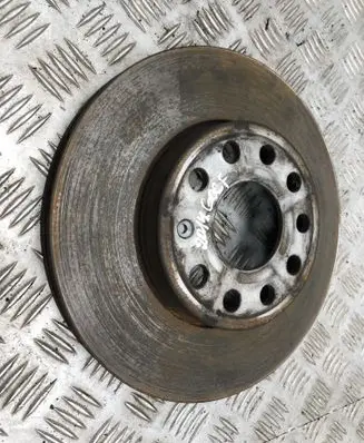 Volkswagen Golf VII Front brake disc