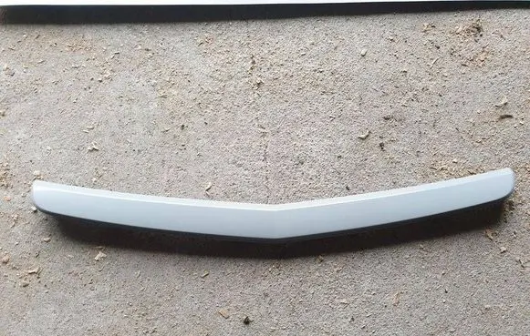 Mazda BT-50 Front bumper upper radiator grill UB9B50711