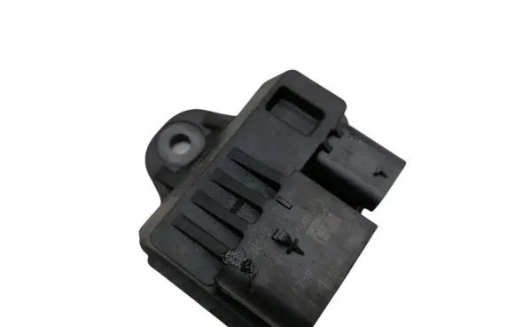 BMW 5 F10 F11 Glow plug pre-heat relay 7810856 781085605 0522120103