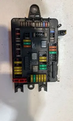BMW 1 F20 F21 Fuse module 9389070 6114 19561000001